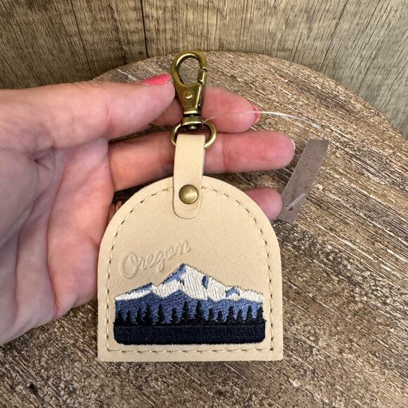 Portland Leather Oregon Charm BONE FAST SHIP MOUNTAIN Bag Charm Pacific NW - Picture 4 of 6